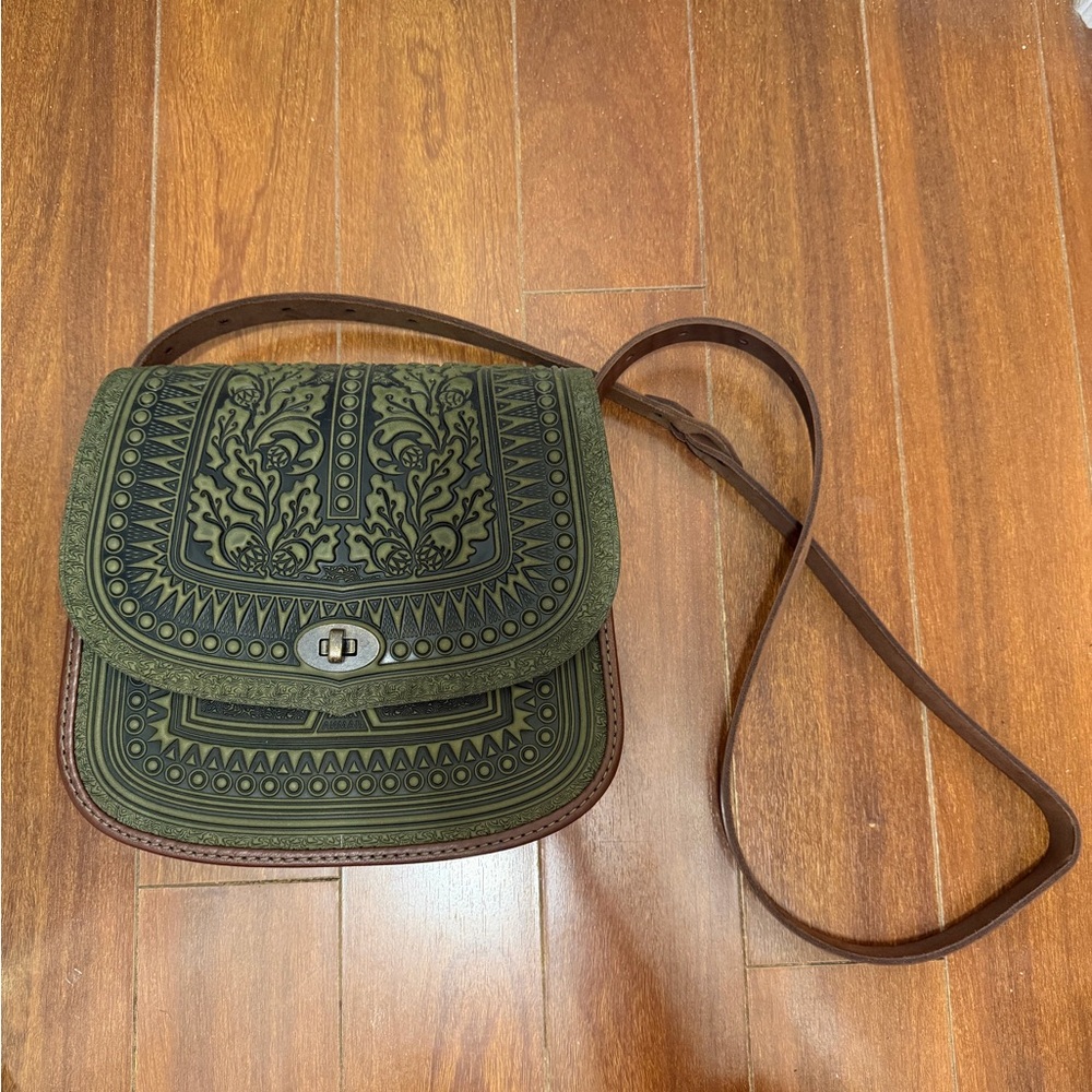 Hand-tooled Ukrainian Leather Saddle Bag - Picture 7 of 7